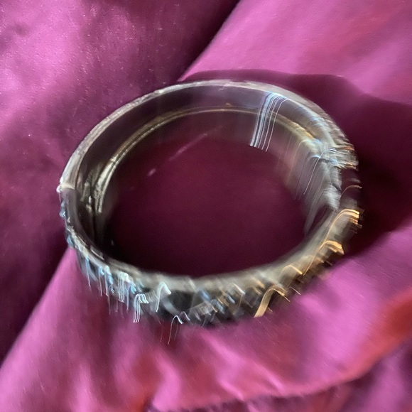 Black bangle bracelet with opening - Picture 3 of 3